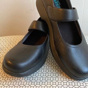 Like New Dansko Willa Mary Jane